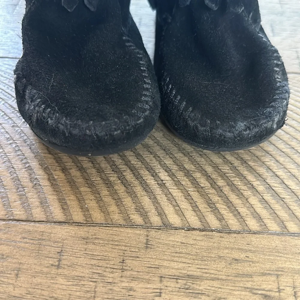 MINNETONKA CHILD SIZE 7 TODDLER BLACK BOOTS